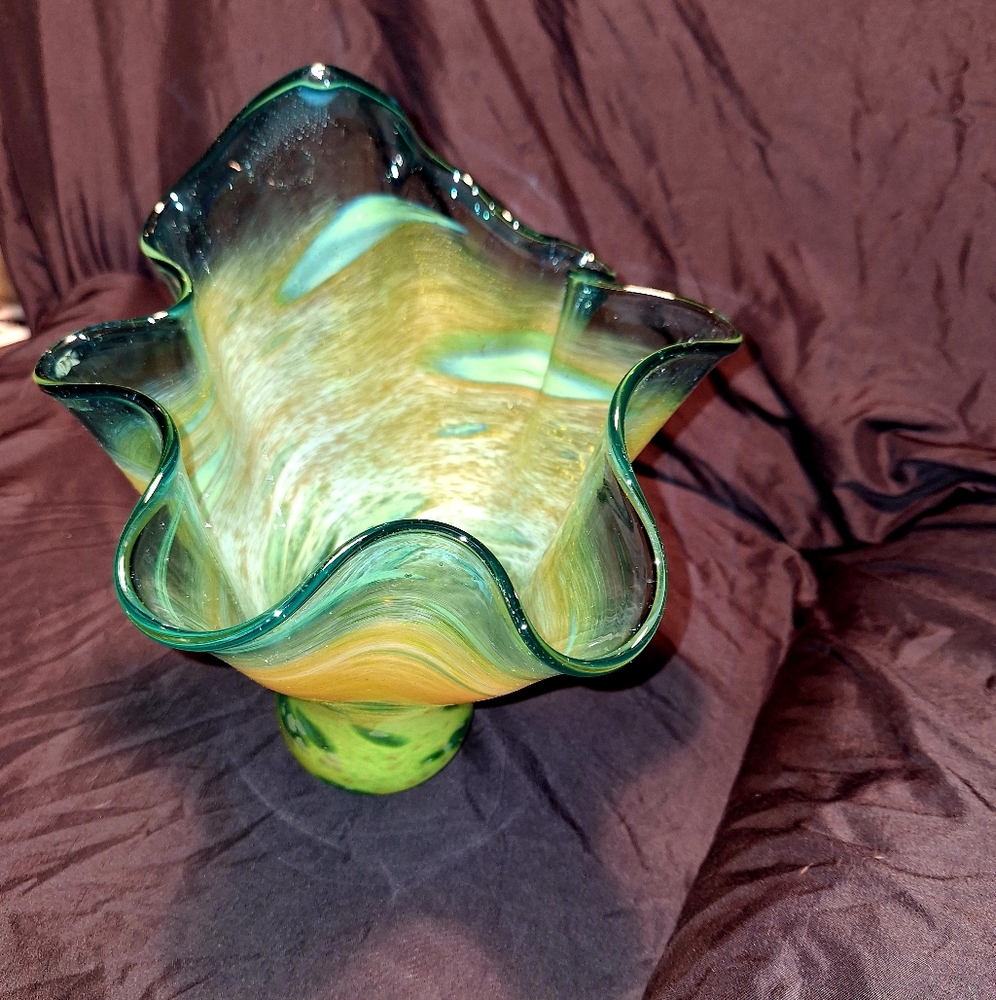 Vase - Picture 6 of 12